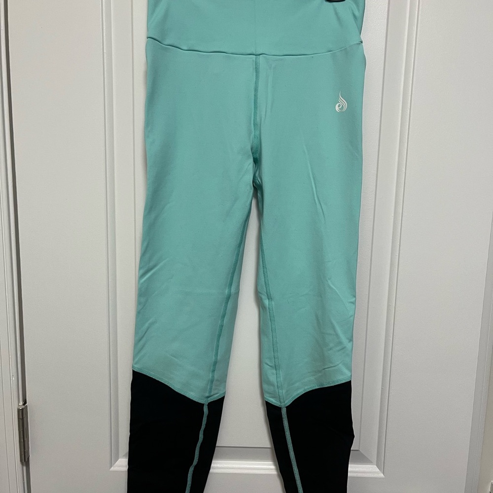 Women’s Ryderwear Scrunch Bum Aqua & Black Leggings